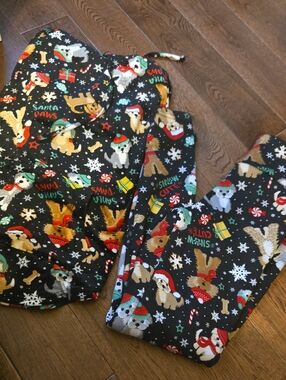 No Boundaries Kids Holiday Puppy Pajama Set - Black, Red, Green